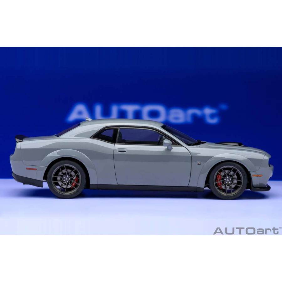 Dodge Challenger ミニカー 青と赤のストライプ 1/18 1 18