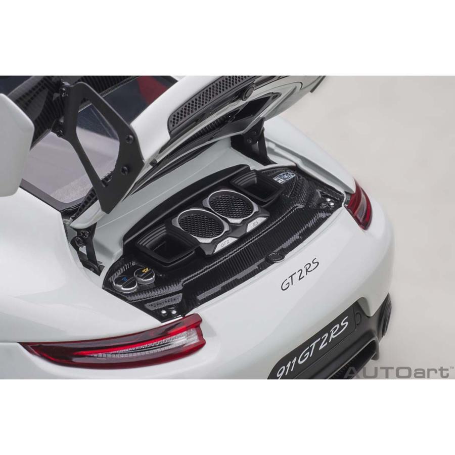 オートアート 1/ 18 ポルシェ 911 (991.2) GT2 RS ヴァイザッハ