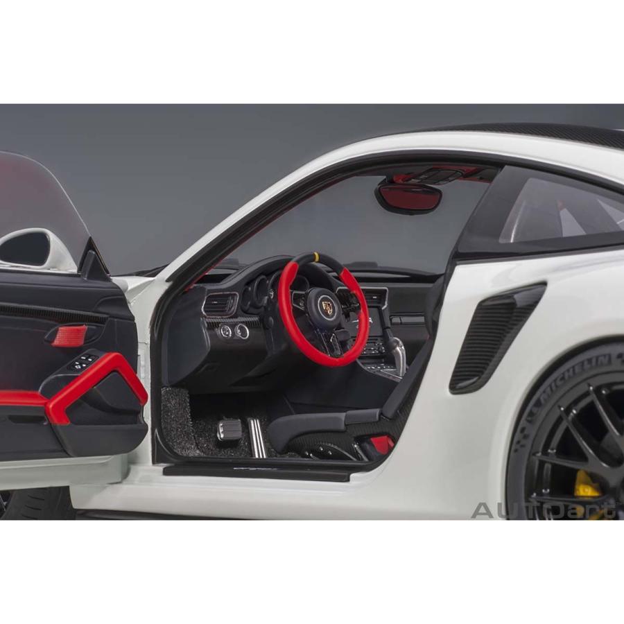 オートアート 1/ 18 ポルシェ 911 (991.2) GT2 RS ヴァイザッハ