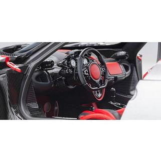 衝撃特価 オートアート 1 18 パガーニ ウアイラ メタリック レッド ブラック カーボン 776 ミニカー 返品種別b32 300円 Aynaelda Com