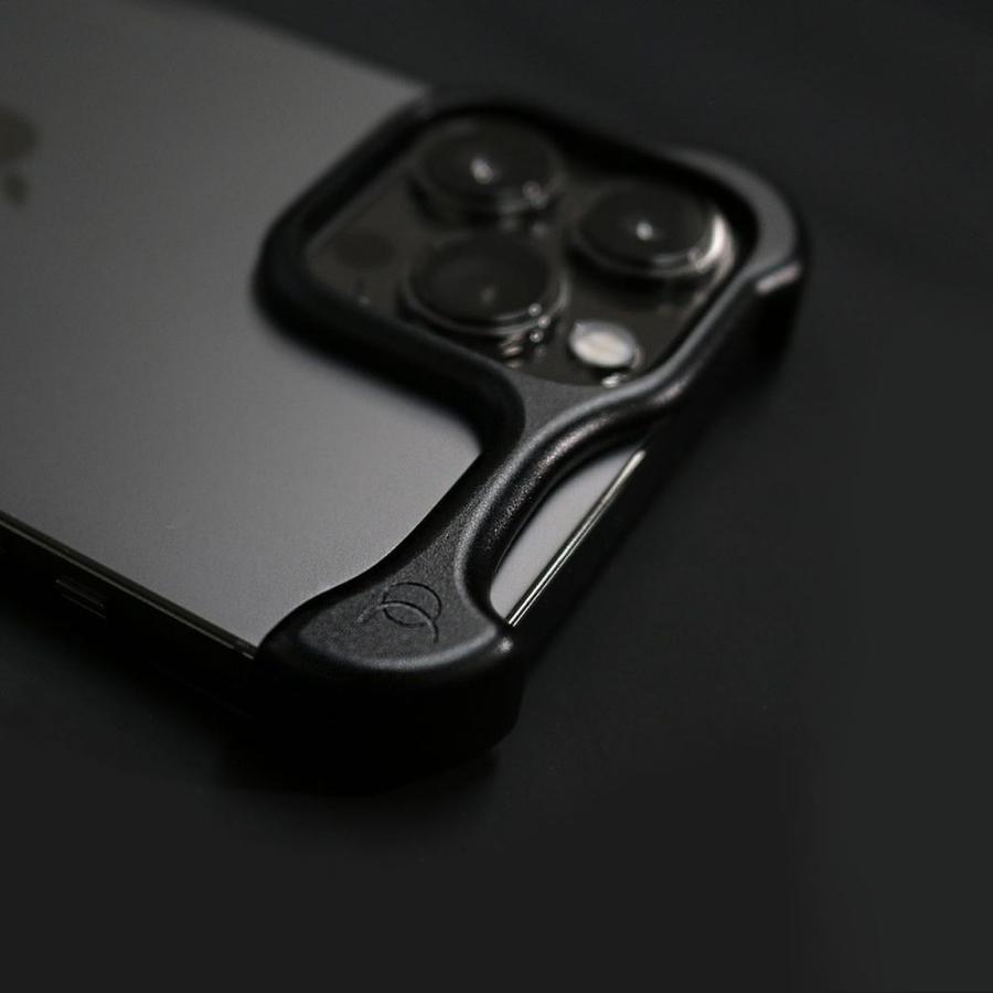 Arc iPhone 13 Pro用 Arc Pulse バンパーケース(アルミ・マットブラック) AC22283I13PA 返品種別A｜joshin｜06