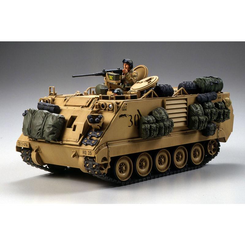 戦車　ジオラマ　1/35 デザートワゴン　軍用車両ambulanceと兵士 タミヤ（TAMIYA） 1/ 35 アメリカ M113A2 デザートワゴン(35265