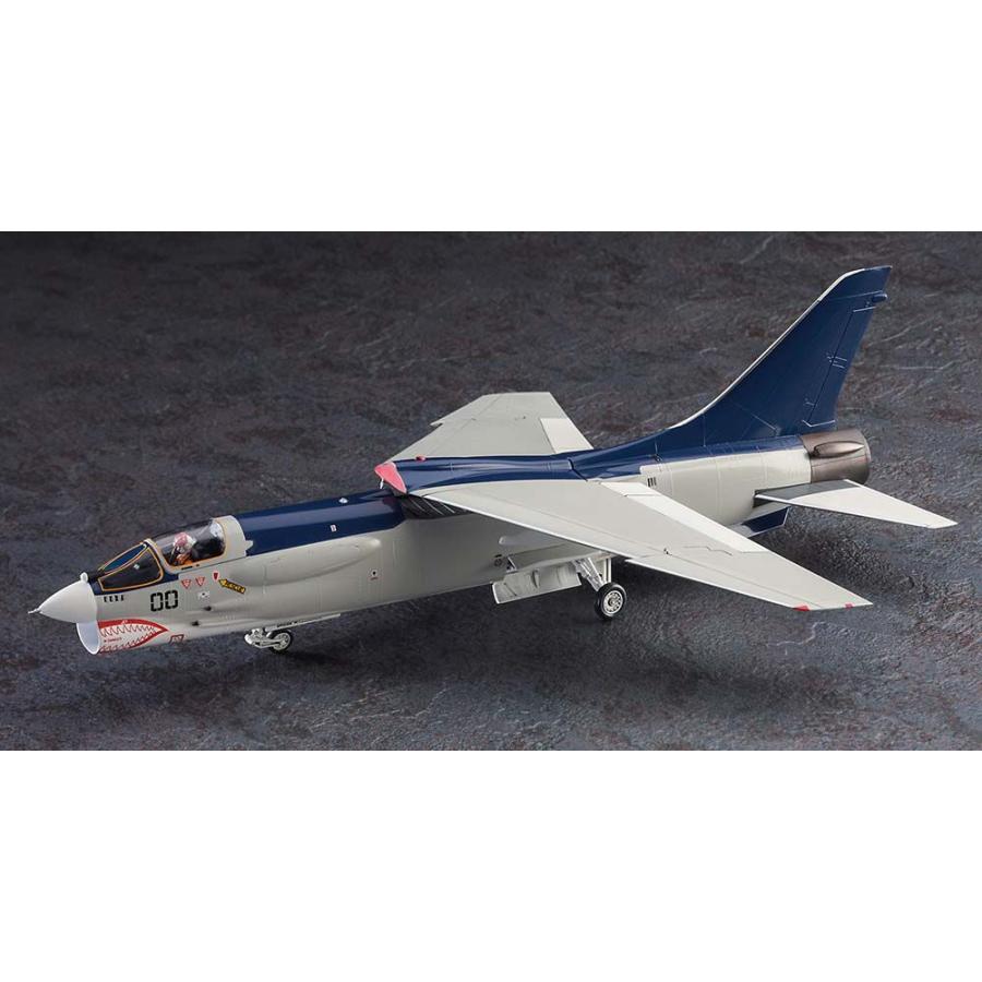 ハセガワ 1/ 72 「エリア88」 F-8E クルーセイダー “風間 真”(64821