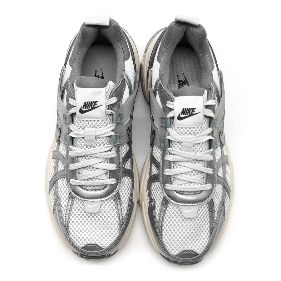 NIKE ナイキ ウィメンズ V2K ラン ピュアプラチナム/ウルフ NIKE ナイキ ウィメンズ V2K ラン ピュアプラチナム/ウルフ