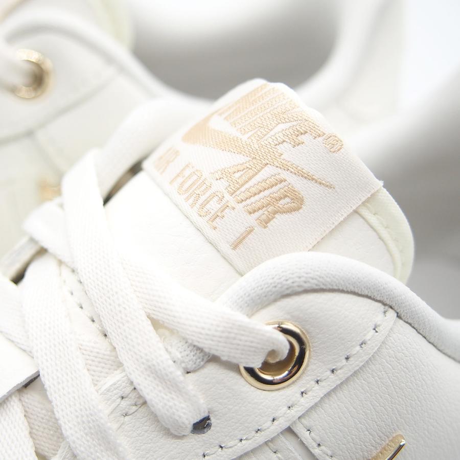 ナイキ ウィメンズ エアフォース ワン '07 LX セイル/セイル-メタリックゴールド NIKE WMNS AIR FORCE 1 '07 LX SAIL/SAIL-METALLIC GOLD fv3654-111｜joyfoot｜05