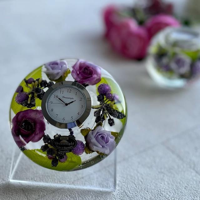 直径約11センチ 紫のバラ　リヴィア ドリームクロックプレミアム 花時計 置き時計　アートフラワー リヴィア　CDD72117CL｜joyfulgame｜02