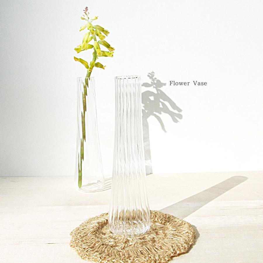ガラス 花瓶 花器 フラワーベース ガラス一輪挿し シンプル ミニベース ミニ花瓶 シンプルに飾りたい 少し長めのフラワーベース Bs 033m ガラス細工 The Joy Luck Store 通販 Yahoo ショッピング