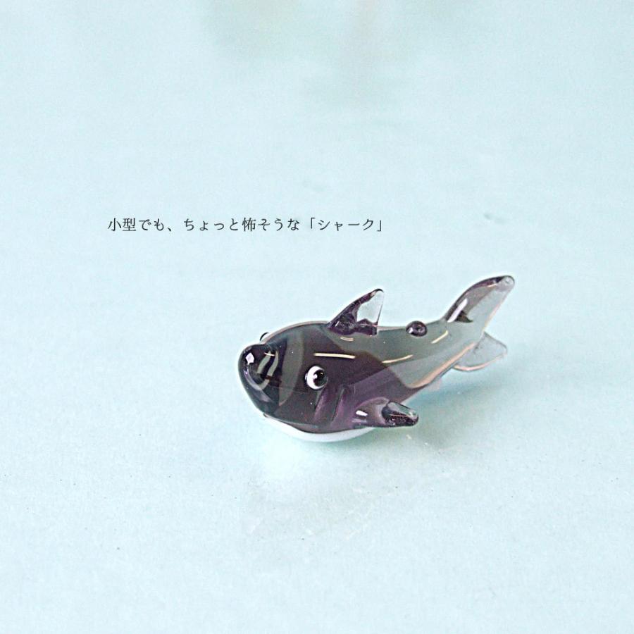 ガラス細工　海　サメ　鮫　夏　雑貨　置物　　　小さいけど、シャーク｜joyluckstore｜02