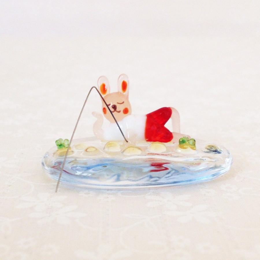 ウランガラス うさぎさん 置き物 ウランガラス うさぎさん 置き物 工芸品
