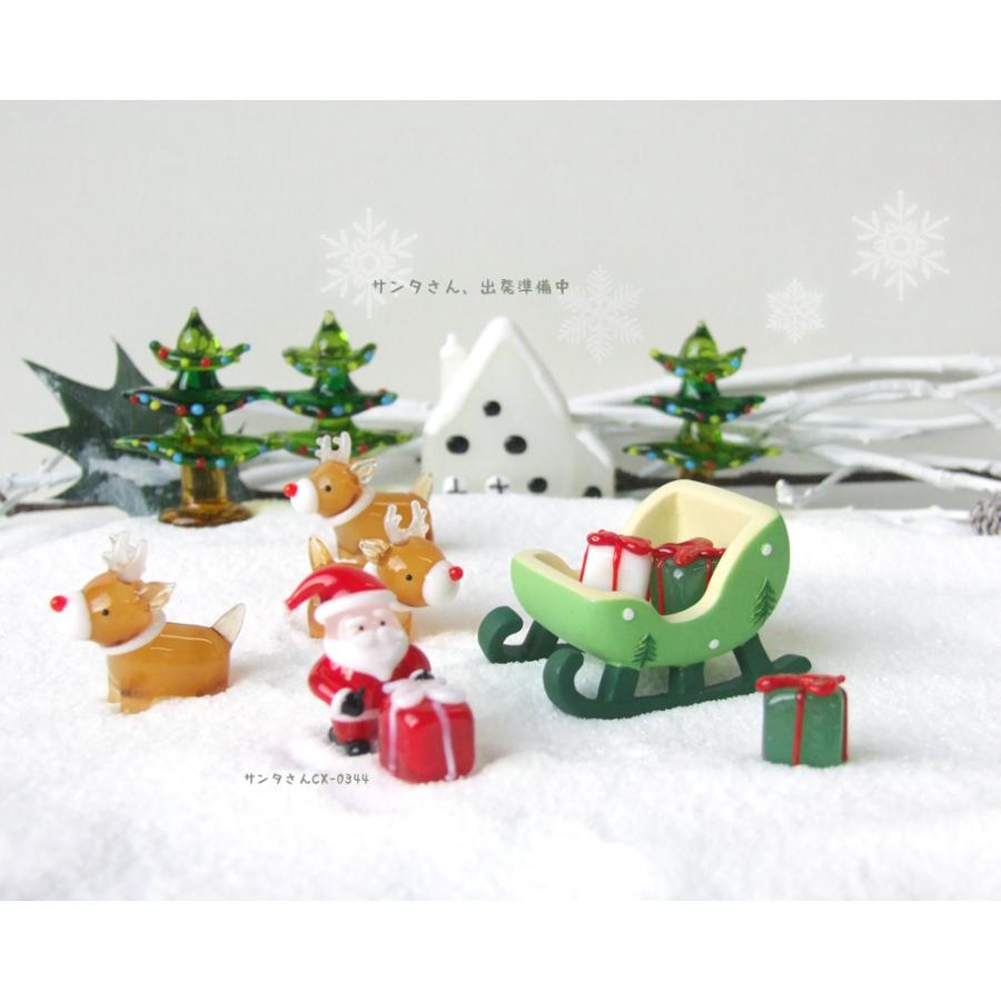 ガラス細工 ミニチュアガラス クリスマス小物 クリスマス雑貨 プレゼントボックス プレゼント 置物 小さな小さなプレゼント グリーン Hd 0059 Ogr ガラス細工 The Joy Luck Store 通販 Yahoo ショッピング