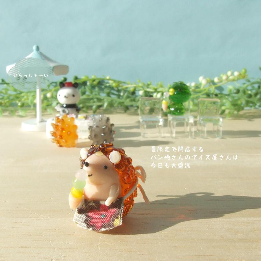 ガラス細工 ミニチュアガラス 夏 アイス ハリネズミ ハリーママ 雑貨 置物 冷たいアイスはいかが ハリネズミのハリーママ Sa 112mh I ガラス細工 The Joy Luck Store 通販 Yahoo ショッピング