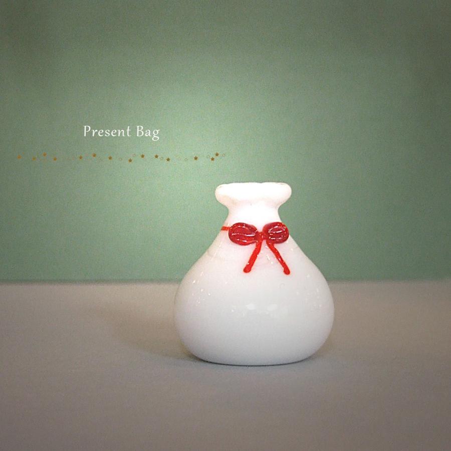 ガラス細工 ミニチュアガラス 硝子細工 クリスマス プレゼント クリスマス雑貨 置物 白いプレゼントバッグ Yc 145 ガラス細工 The Joy Luck Store 通販 Yahoo ショッピング