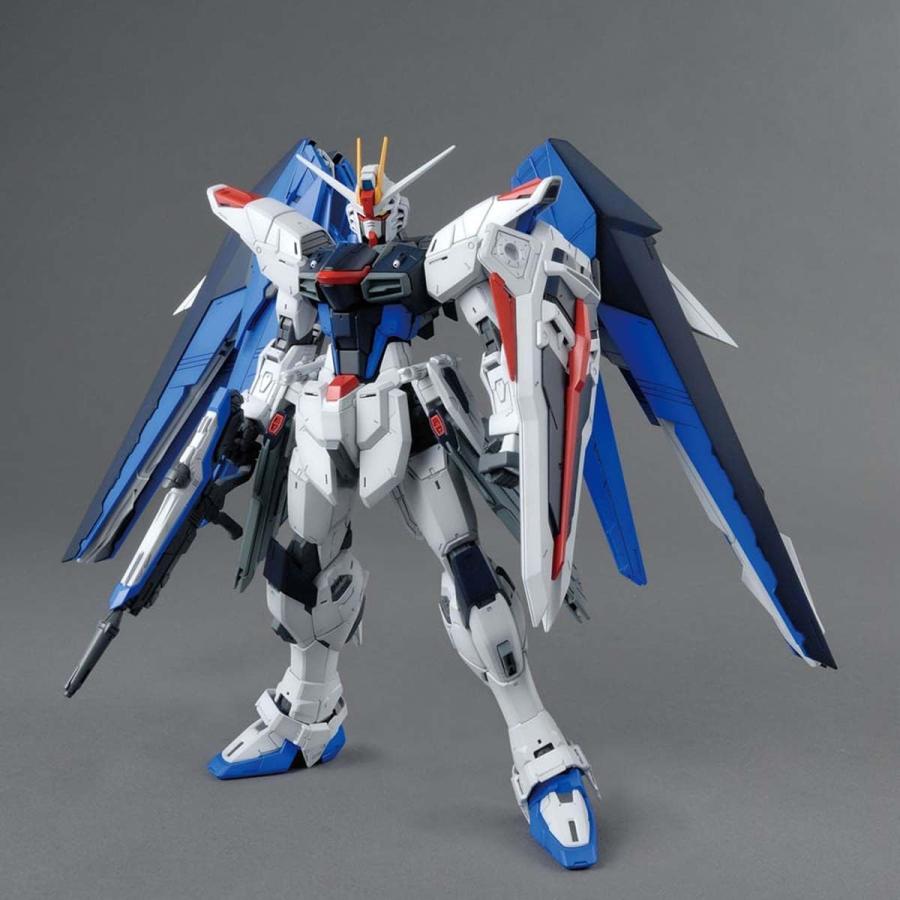 【新品】MG ガンダムSEED フリーダムガンダム Ver.2.0 1/100 BANDAI（バンダイ） MG 機動戦士ガンダムSEED フリーダムガンダムVer