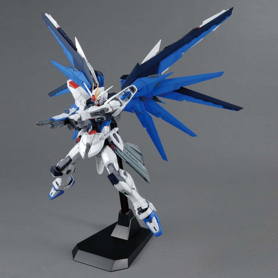 【未開封】MG 機動戦士ガンダムSEED フリーダムガンダム Ver.2.0 1/100スケール 色分け済みプラモデル BANDAI（バンダイ） MG 機動戦士ガンダムSEED フリーダムガンダムVer