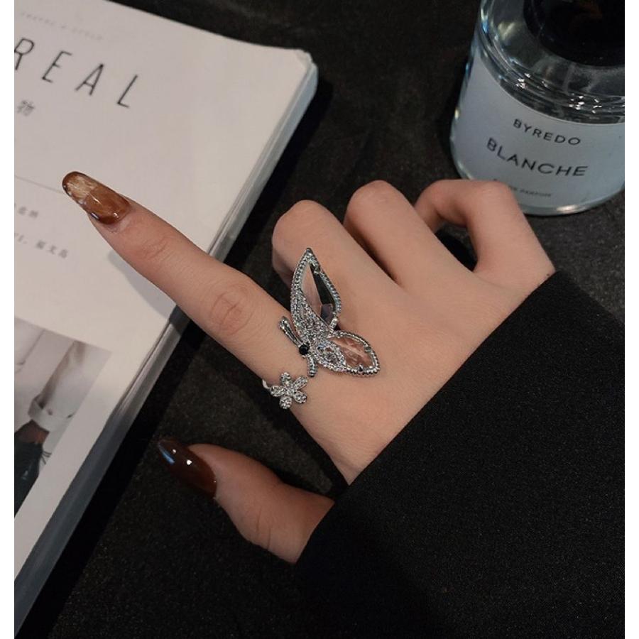 蝶 バタフライ 花 リング 指輪 韓国 ビジュー 大振り 派手 ストリート 原宿系 K Pop V系 大きい オルチャン アクセサリー フラワー 衣装 Jw 3 Jw 3 Joyboxストリートショップ 通販 Yahoo ショッピング