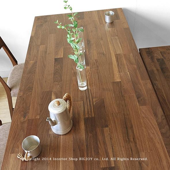 ウォールナット無垢材の小さな部材をパッチワークのように継ぎ合わせたアンティーク風のダイニングテーブル ウォールナット材 幅135cm