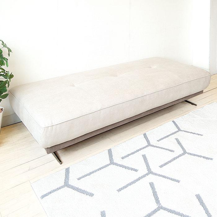 【メール便】 3人掛けソファ 3Pソファ 幅183cm デイベッドスタイル フラットソファ 開梱設置配送 レザーのような質感 ヨーロピアンスタイル 置きクッション2個付き 【ZY3043867534】(107954円)