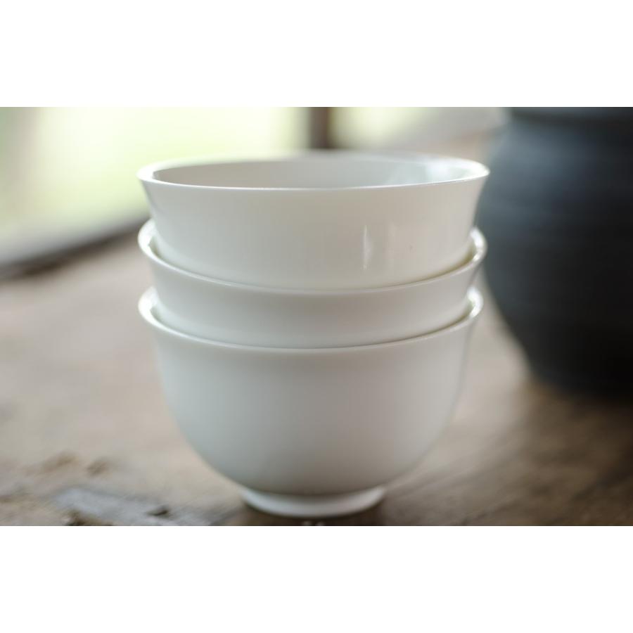 普段使いの小振りな 白磁 煎茶碗 湯飲み Φ7.9cm*H5.0cm 60cc : お茶旅