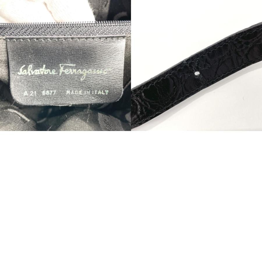 サルヴァトーレフェラガモ Salvatore Ferragamo ショルダーバッグ A21