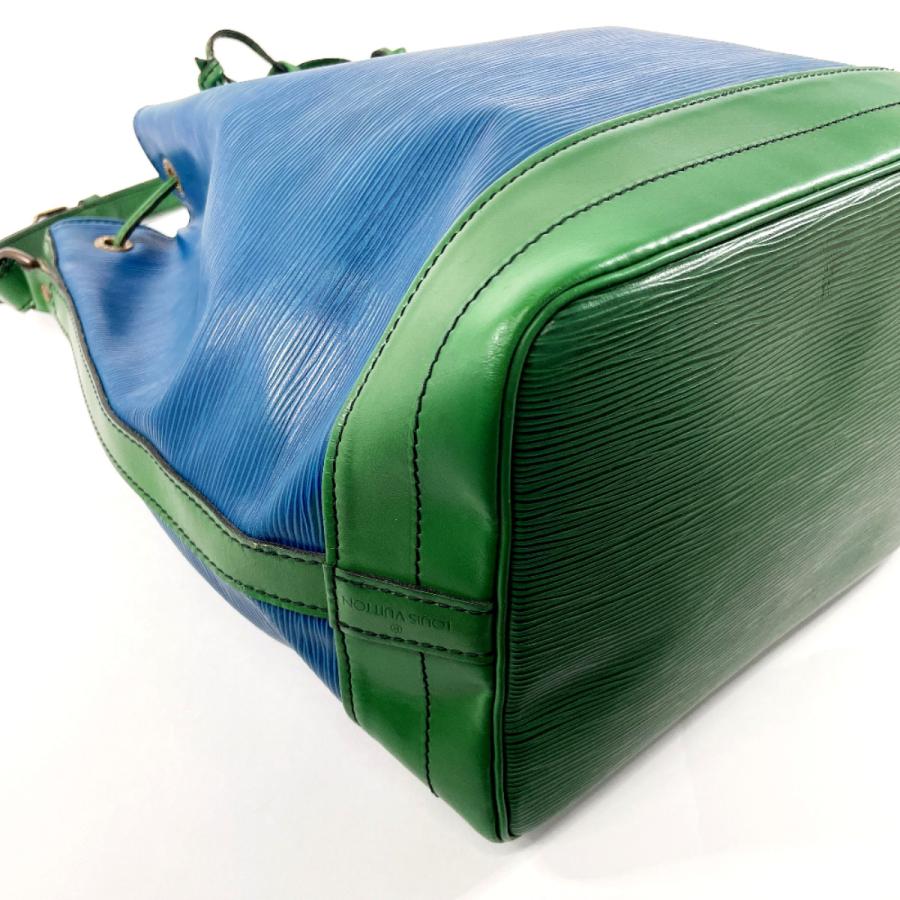 ルイヴィトン M44104 ショルダーバッグ ボルネオグリーン  LOUIS VUITTON 巾着 エピ ルイヴィトンプチノエ 14127 緑 レディース エピレザー ショルダー