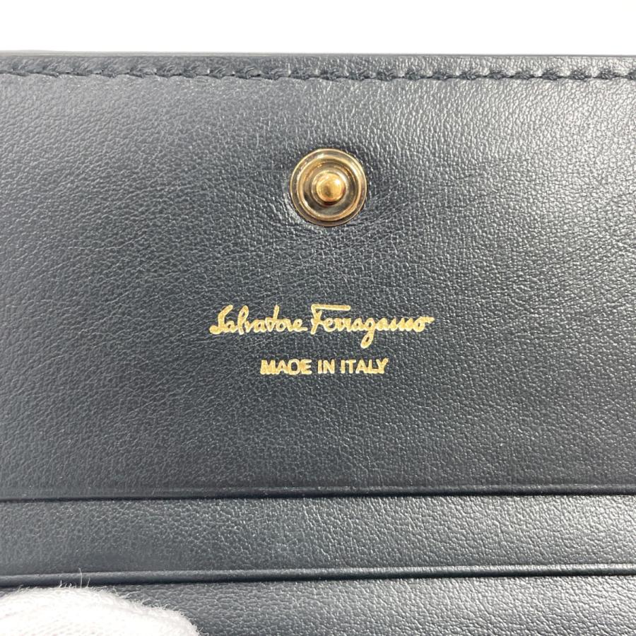 サルヴァトーレフェラガモ Salvatore Ferragamo 二つ折り財布