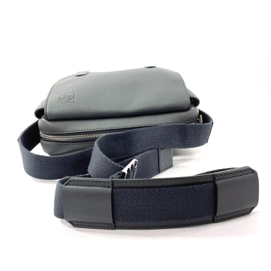 LOEWE ロエベ ショルダーバッグ ミリタリー メッセンジャー LOEWE ロエベ ショルダーバッグ ミリタリー メッセンジャー