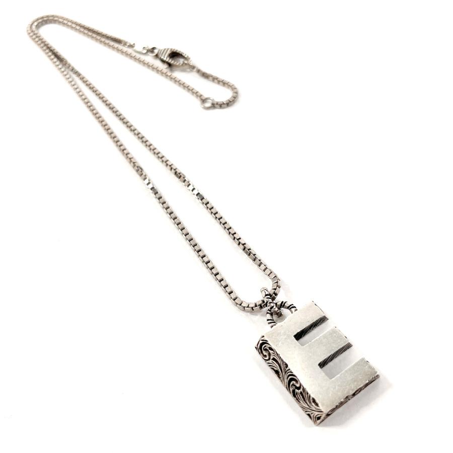GUCCI（グッチ） ネックレス イニシャルネックレス E アルファベット