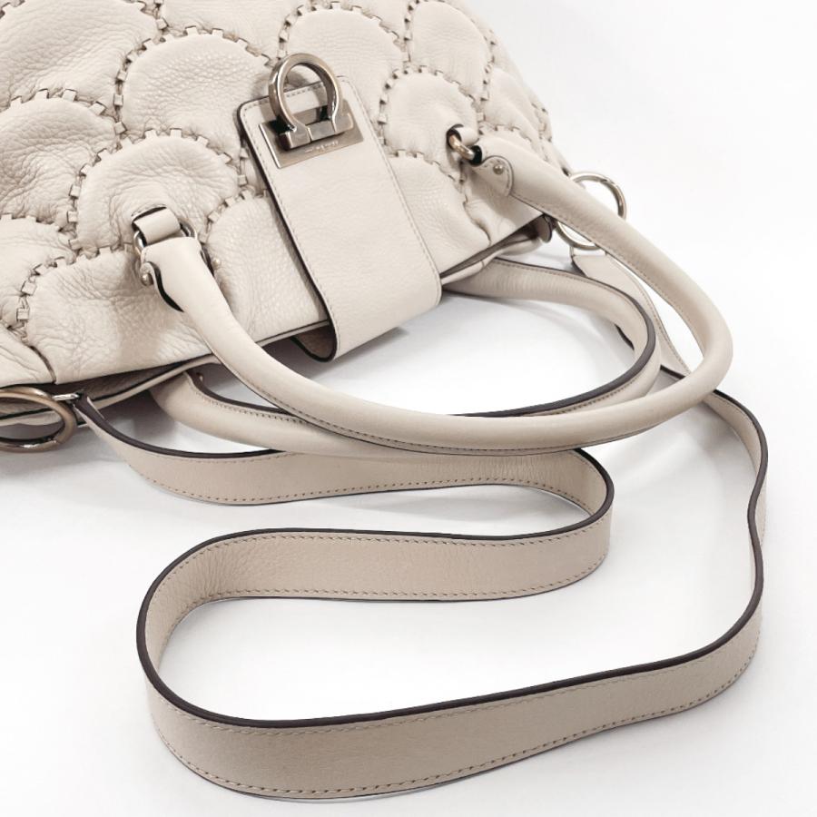 サルヴァトーレフェラガモ Salvatore Ferragamo ハンドバッグ 2way