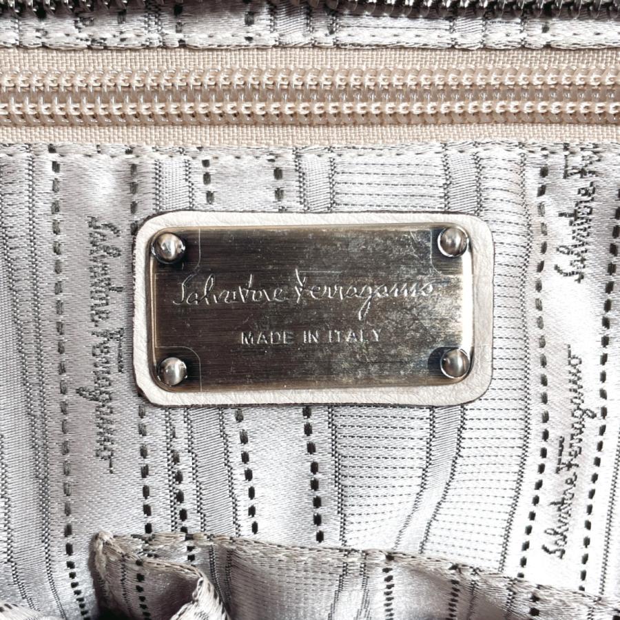 サルヴァトーレフェラガモ Salvatore Ferragamo ハンドバッグ 2way