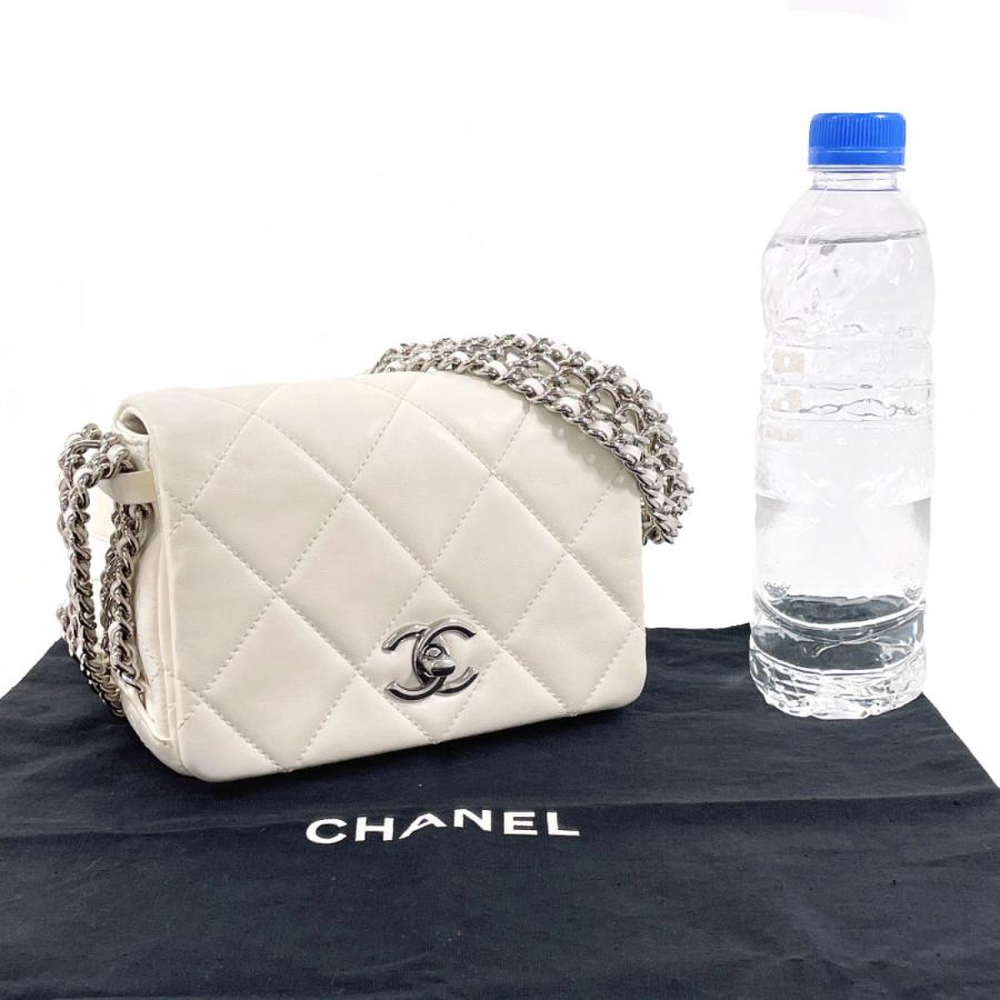 CHANEL ショルダーバッグ ホワイト チェーン CHANEL（シャネル） ショルダーバッグ マトラッセ チェーンショルダー