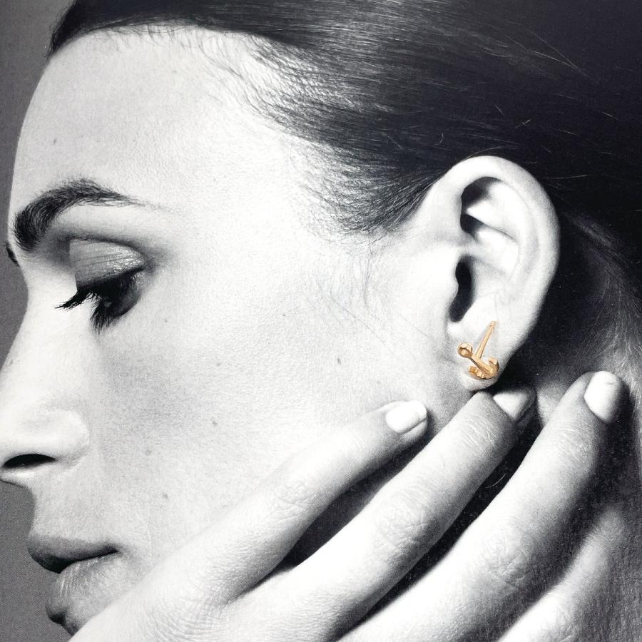 CELINE（セリーヌ） ピアス アシンメトリー Cロゴ アンカー メタル