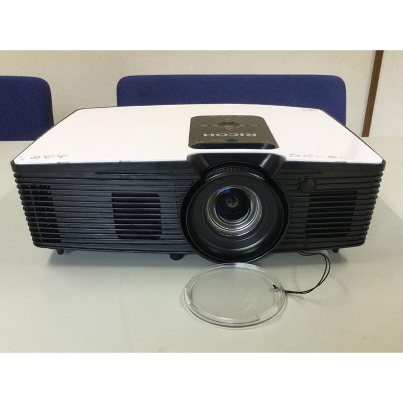 RICOH 4,100lm DLP方式 プロジェクタ☆リモコン付き☆WX5461 RICOH(リコー) PJ WX5461 中古プロジェクター【電源はいらない難