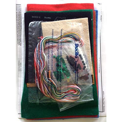 Bucilla 18インチフェルトアップリケストッキングキット、Playdate With Snowman |  | 01