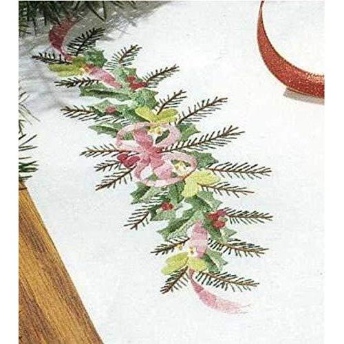 ハトとヒイラギの刻印刺繍テーブルランナーキット |  | 03