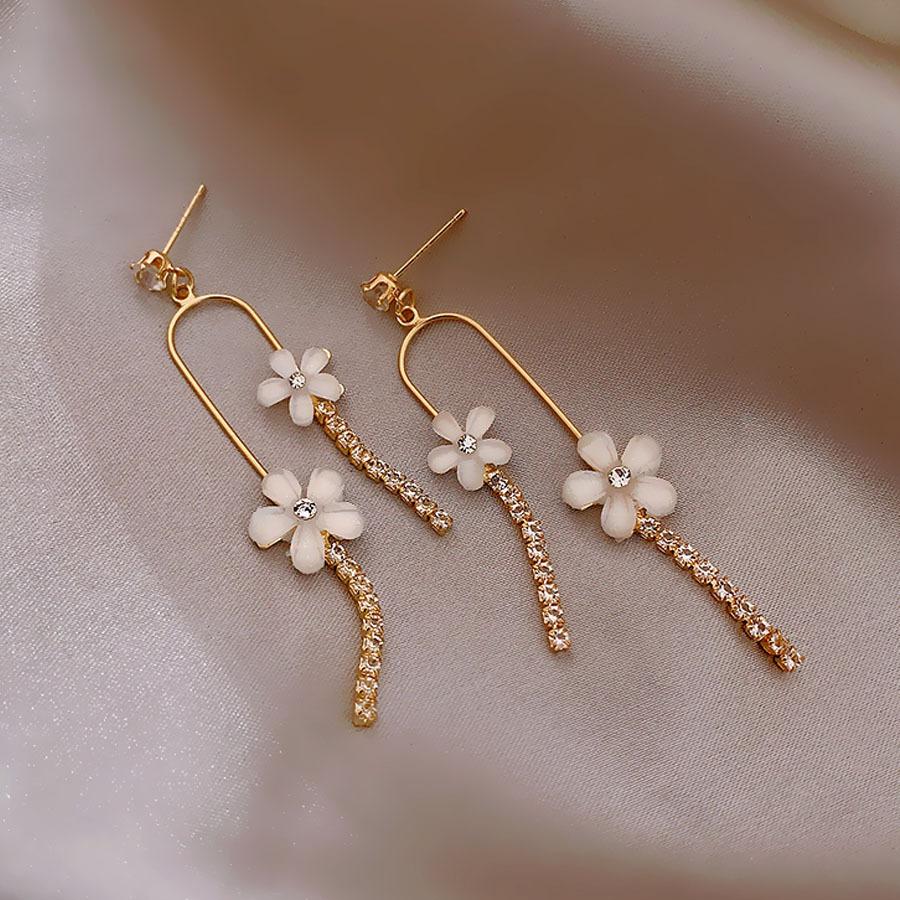 ピアス レディース 揺れる ロングピアス モチーフピアス 花 可愛い