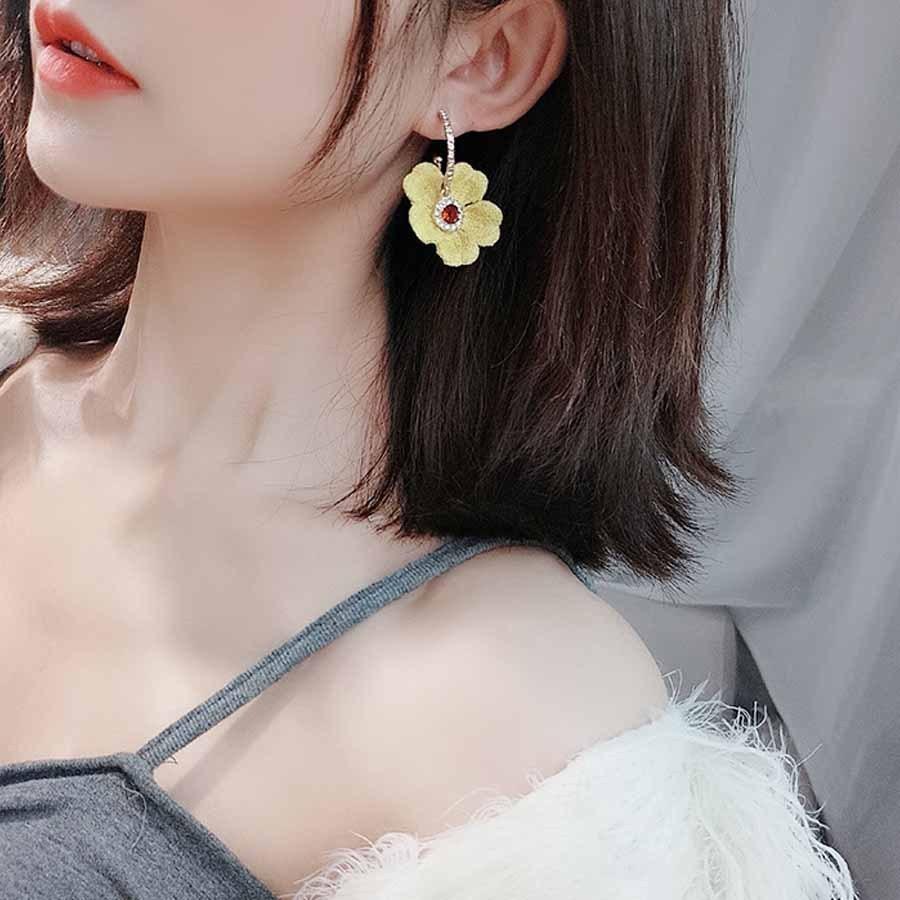 大ぶり フラワーモチーフ ロングピアス 大ぶり 透かしフラワー cz ロング ピアス イヤリング