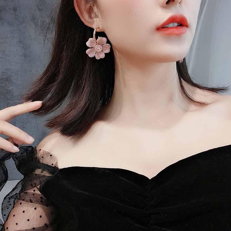 ピアス 揺れる ロングピアス 大ぶり モチーフピアス 花 可愛い