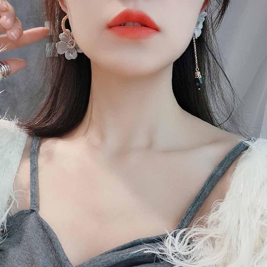 ピアス 揺れる ロングピアス 大ぶり モチーフピアス 花 可愛い