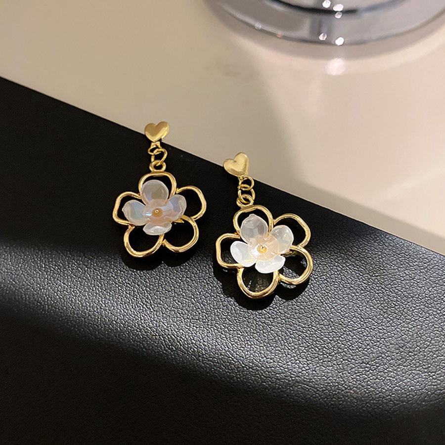 ピアス 揺れる 花 ロングピアス デザイン サークル アクセサリー