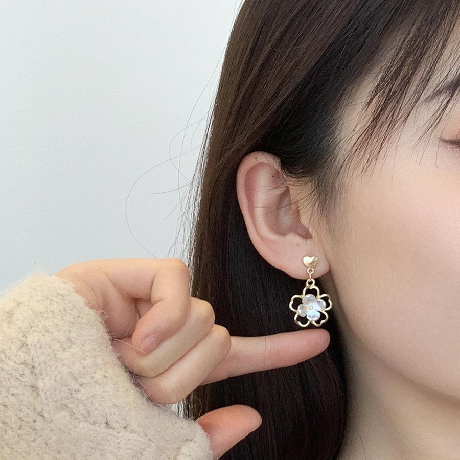 ピアス 揺れる 花 ロングピアス デザイン サークル アクセサリー