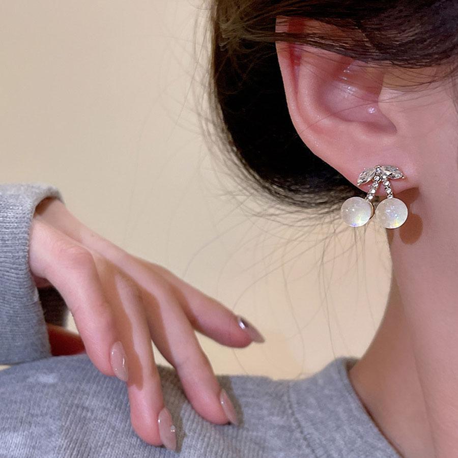 ピアス さくらんぼ 可愛いピアス チェリーピアス キラキラ ビジュー