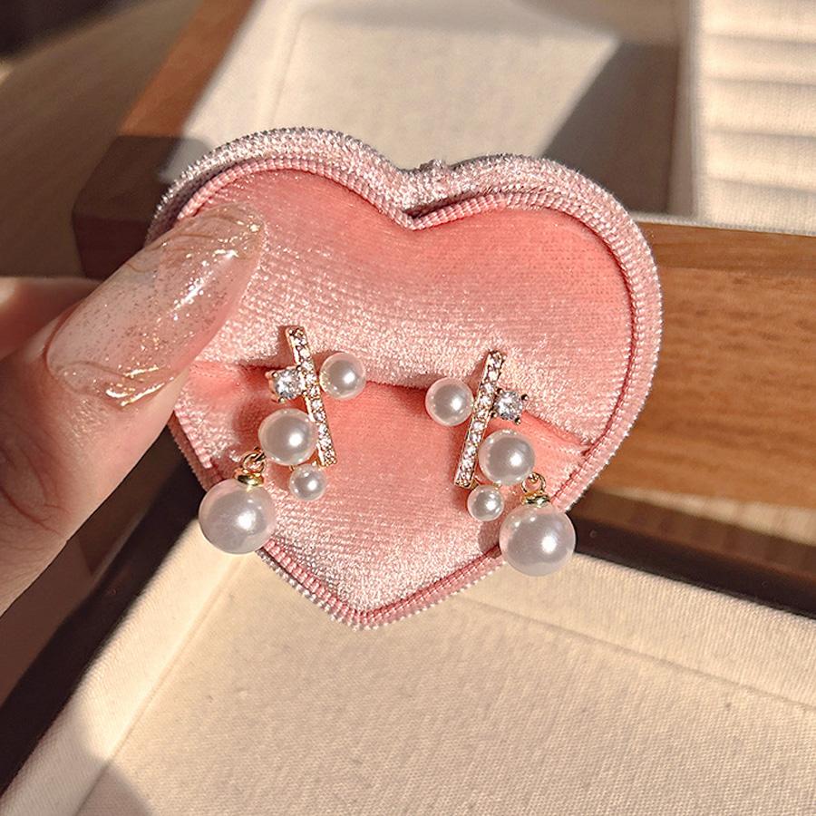 ピアス パール ロングピアス 揺れる アクセサリー 大ぶり 輝く