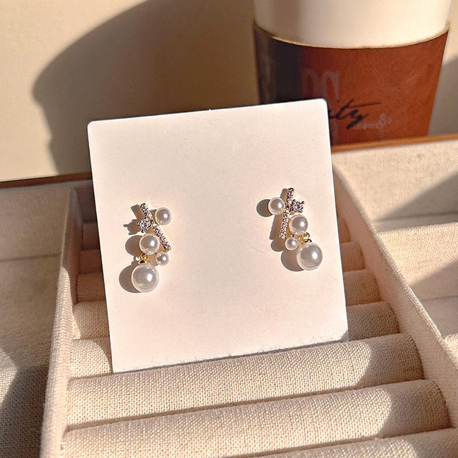 ピアス パール ロングピアス 揺れる アクセサリー 大ぶり 輝く