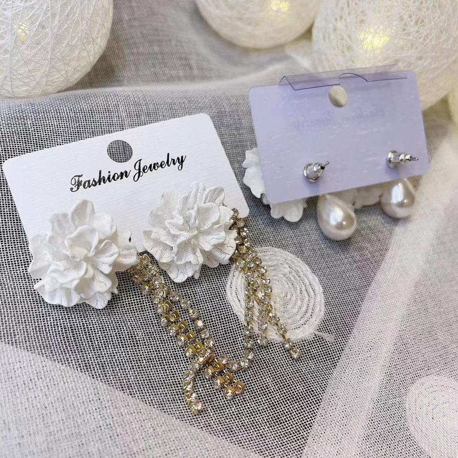 パール花モチーフイヤリング フラワーモチーフパールイヤリング｜ピアス・イアリング - niana