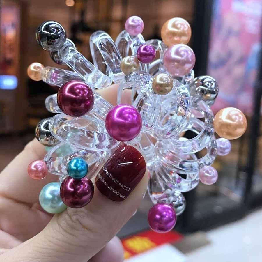 ビーズ装飾付き紫ピンクヘアクリップ ビーズ装飾付き紫ピンクヘアクリップ ビーズ装飾付き紫ピンク
