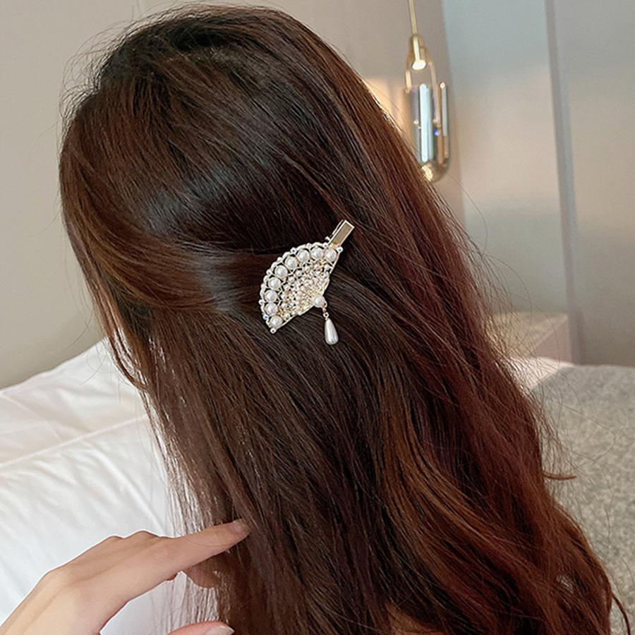 ヘアクリップ 扇子 パール せんす チャーム 浴衣 和装 キラキラ