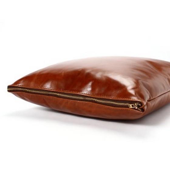 ACME Furniture（アクメファニチャー） CUSHION CHESUNUT レザー
