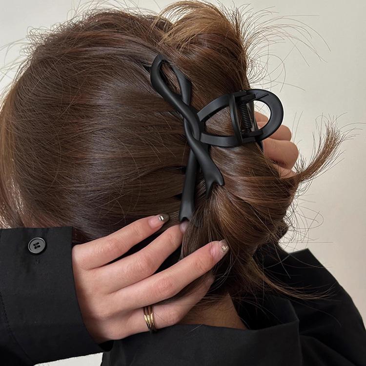 デビサージュ　リボンモチーフ ブラックヘアクリップ デビサージュ リボンモチーフ ブラックヘアクリップ