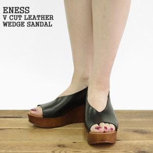 クーポンで20%OFF]エネス/ENESS Vカットレザーウェッジソールサンダル