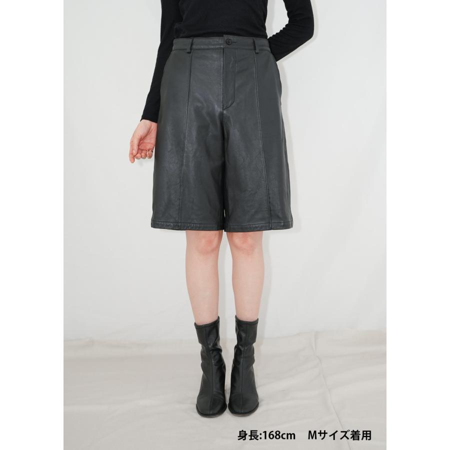 ブラック　ラムスキンレザー カーゴハーフパンツ Helmut Lang レザーハーフパンツ | ブラック | FARFETCH JP